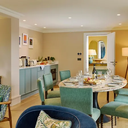 Trident Hotel 4*