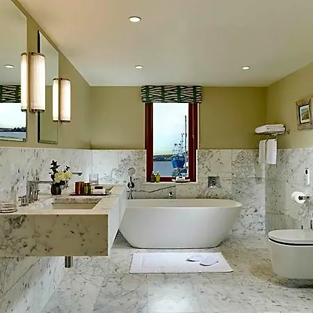 Hotel Trident 4*